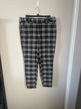 Maurices Black & White Plaid Skinny Pants